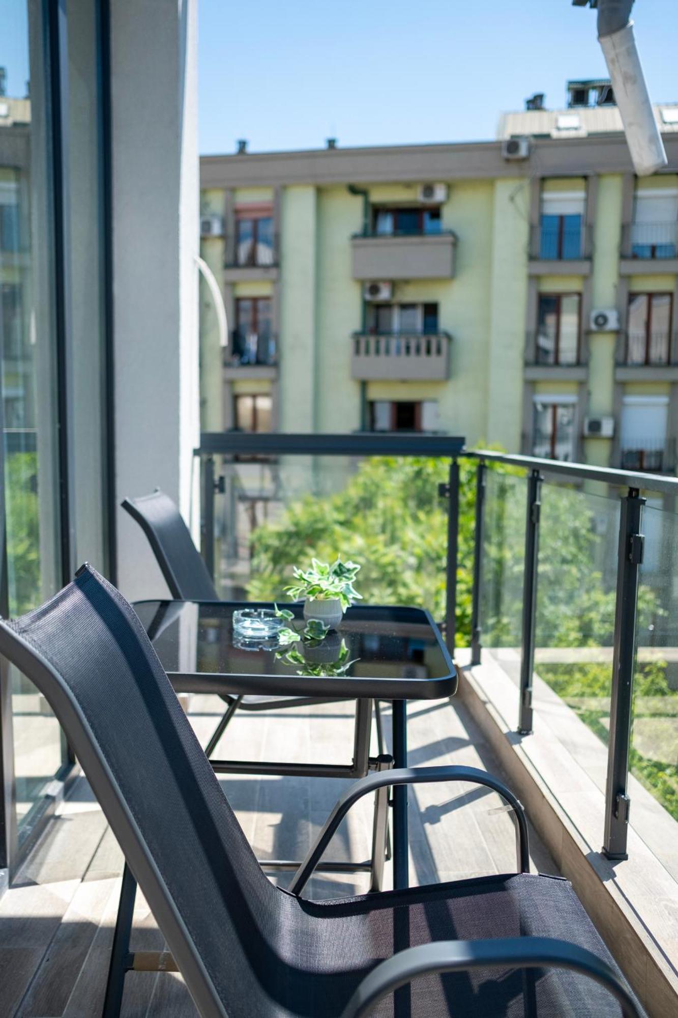 Home Art Apartments Скопье Экстерьер фото