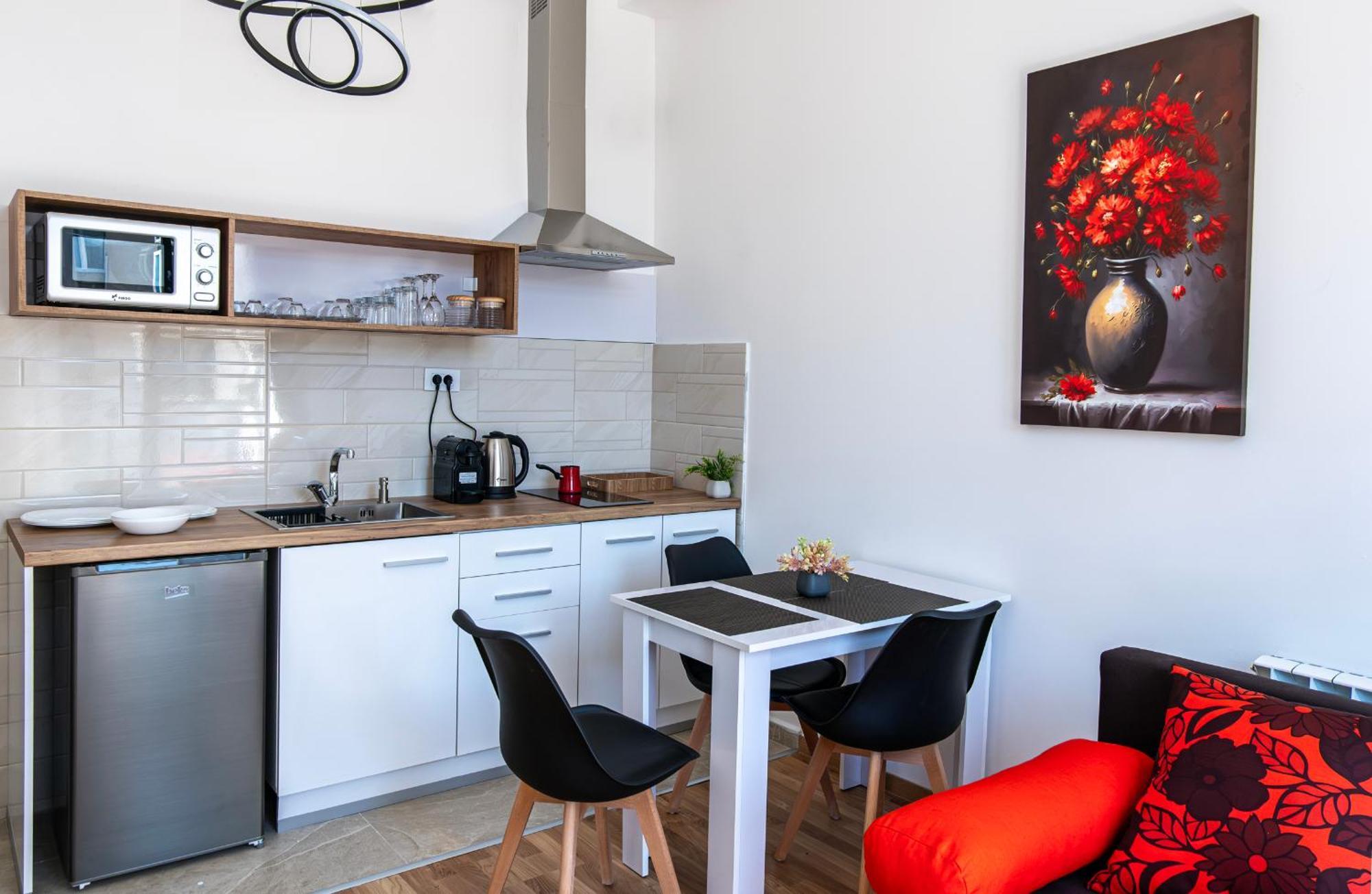 Home Art Apartments Скопье Экстерьер фото